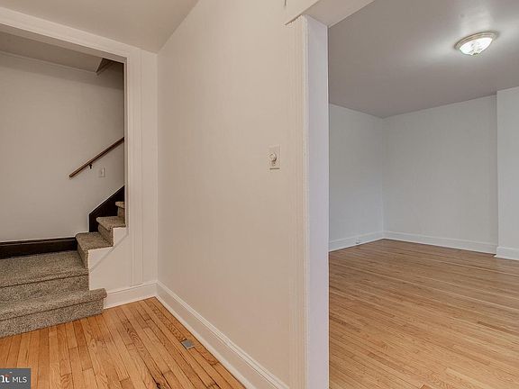 5th image of 447 W Antietam St