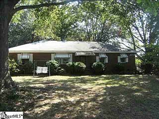 2nd image of 208 Pine Knoll Dr