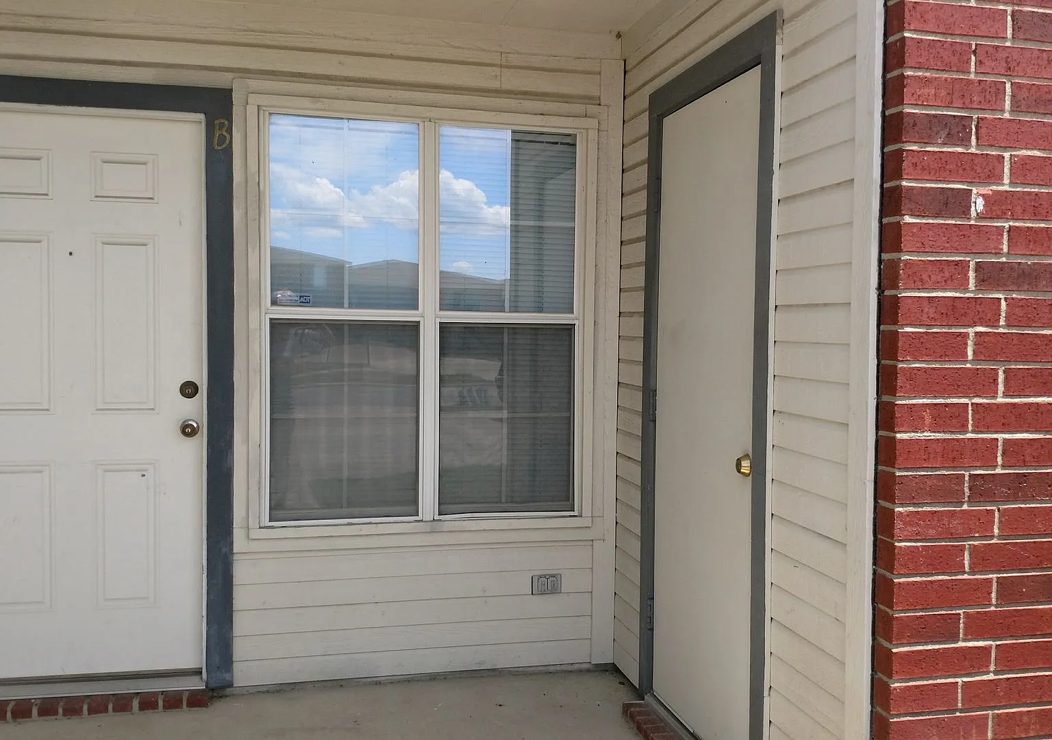 1509 Dugger Circle — Photo 3
