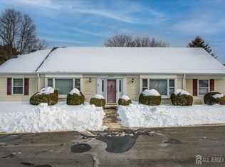 628 Windsor Way #B, Monroe Township, NJ 08831