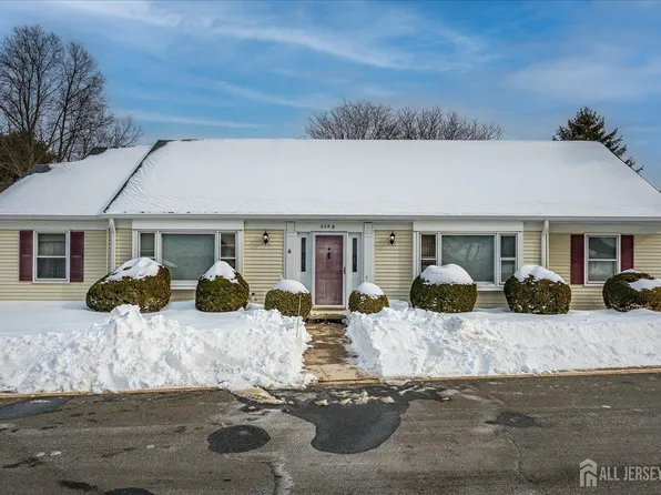 628 Windsor Way #B, Monroe Township, NJ 08831