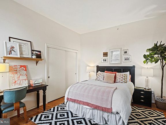 4th image of 1211 Light St Unit 308