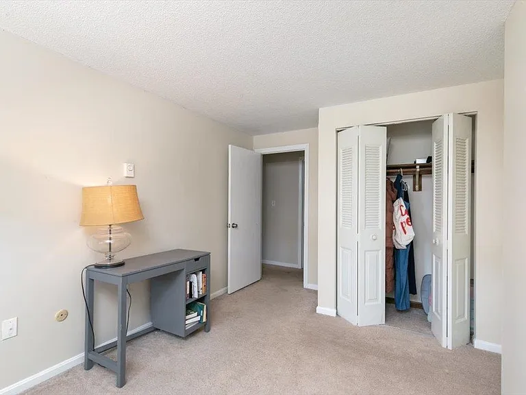 114 Fieldstone Dr — Photo 21