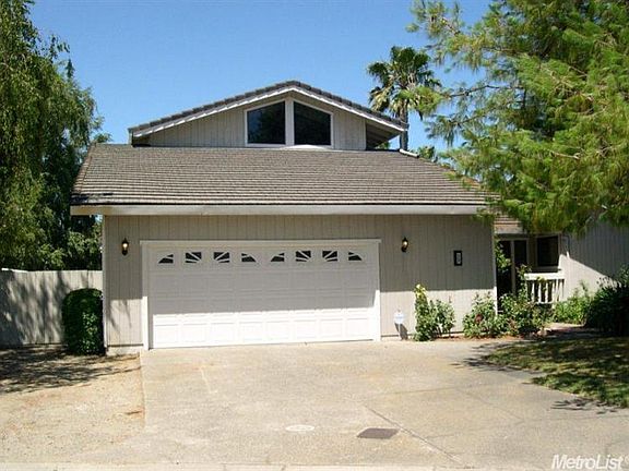 3rd image of 29 Lake Vista Ct