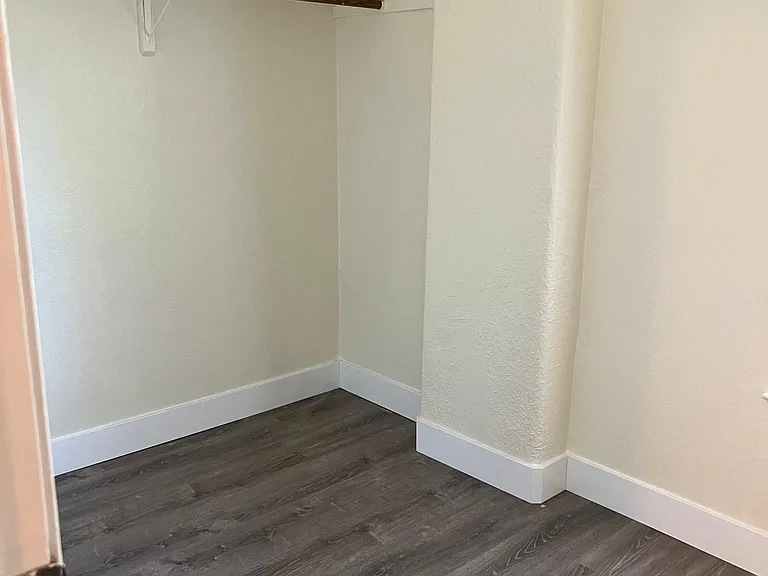 41 E 9th St #UPSTAIRS — Photo 8