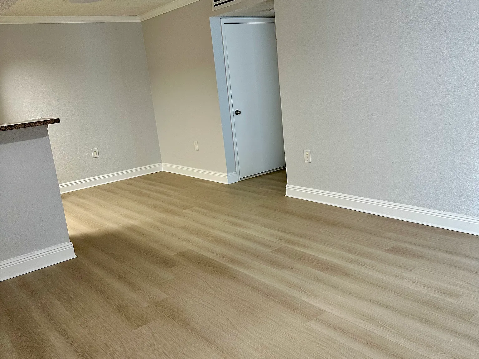 1 bed, 558 sqft, $1,870 — Photo 3