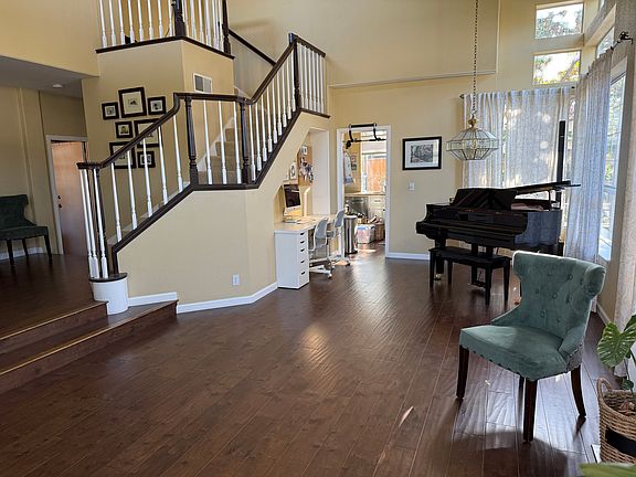 2nd image of 3225 Via Del Mar