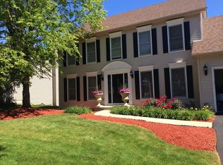 2211 Snapdragon Rd, Naperville, IL 60564