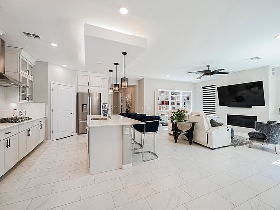 4th image of 23 Cliffwater St