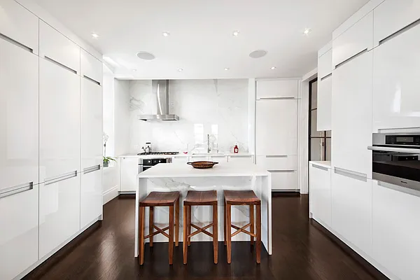 Sold by Stribling | media 3