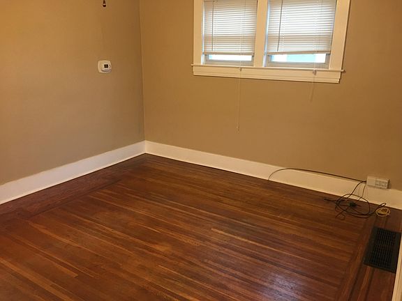 2nd image of 525 E Brandeis Ave