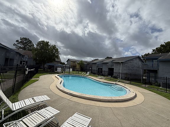 5th image of 1325 Greendale Ave Unit 38