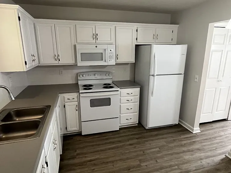 3122 Periwinkle Ct — Photo 6