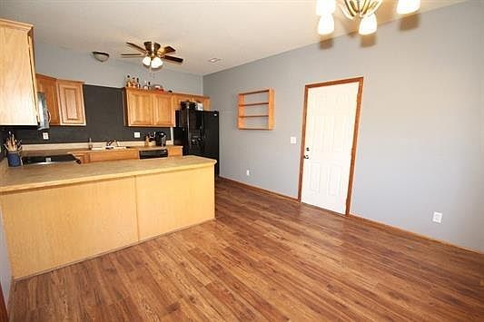 4th image of 1409 Meadowbrooke Ln