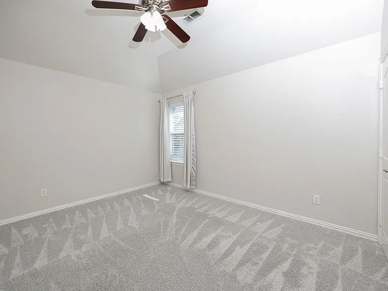 1352 Bentgrass Dr — Photo 33