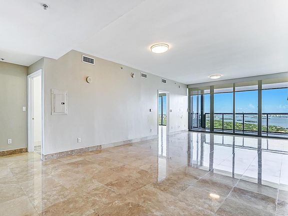 4th image of 601 NE 36th St APT 1510