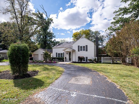 3rd image of 3016 Tremont Dr