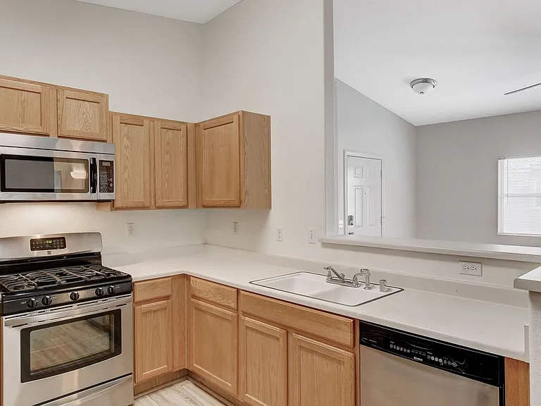 2052 Quarry Ridge St #201 — Photo 10