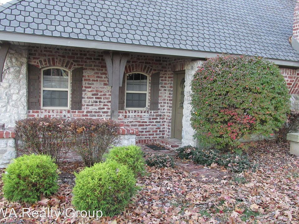 1st image of 1007 NW Provence Pl