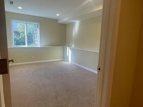 5th image of 2365 21st Ave #A
