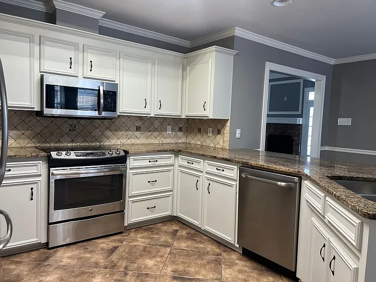 106 Hanging Moss Ln — Photo 4