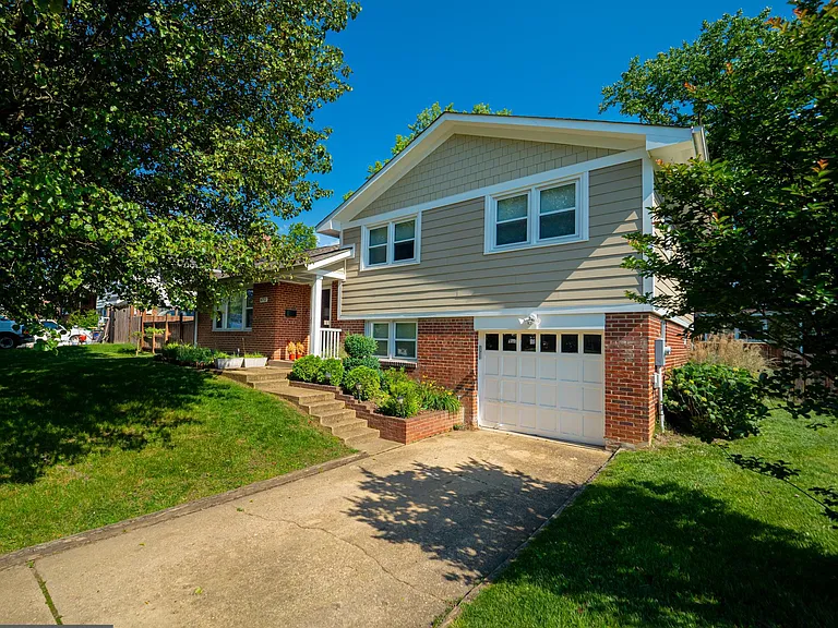 6712 New Hope Dr — Photo 1