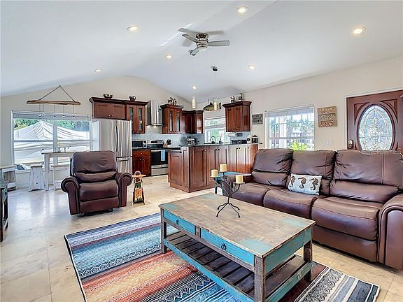 3rd image of 1418 Castleworks Ln
