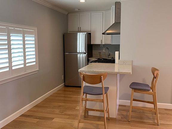 5th image of 3492 Flora Vista Ave