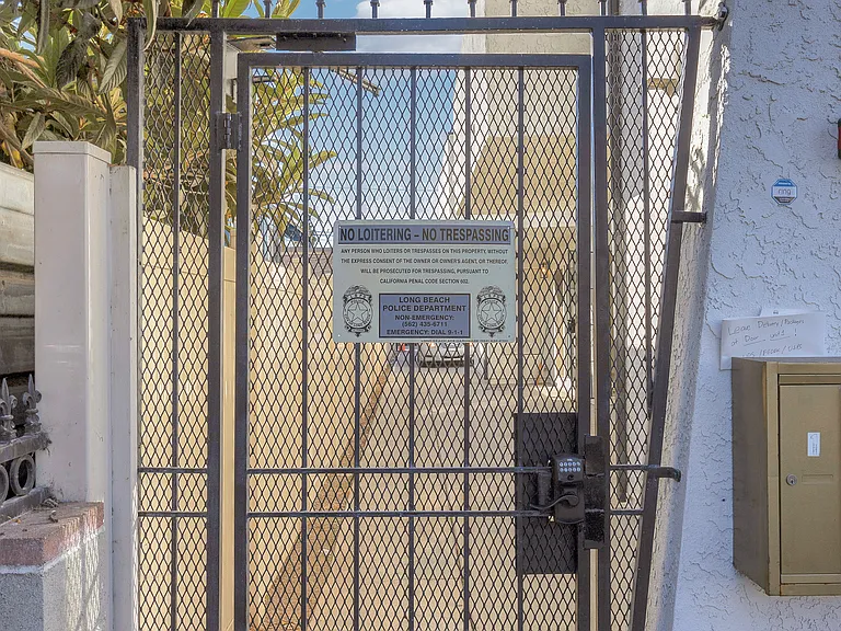 1075 Molino Ave #3 — Photo 18