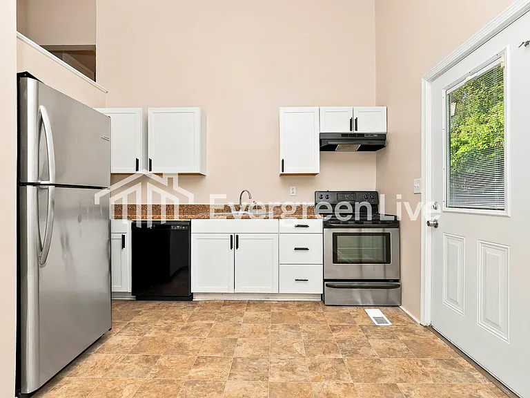 11540 Fitchburg Ln — Photo 5