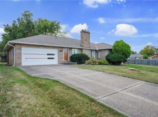 7558 Pleasant View Dr, Parma, OH 44134