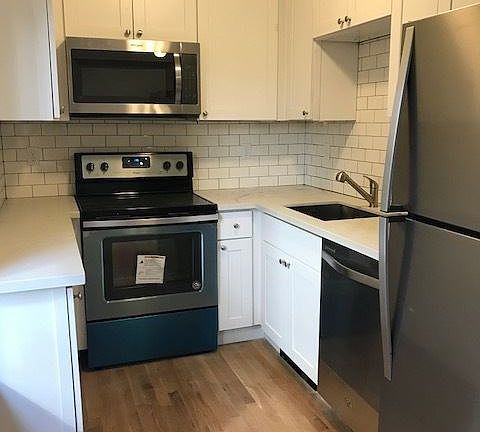 4th image of 924 16th Ave APT 104