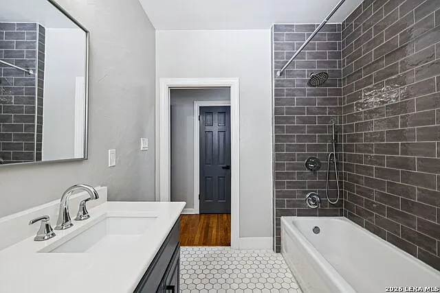 102 Nacogdoches Rd — Photo 20