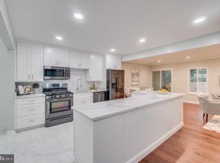 11564 Woodhollow Ct, Reston, VA 20191