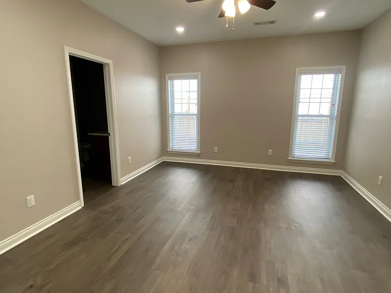2557 Garden Dr — Photo 11