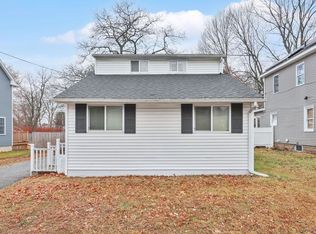 36 Emily St, Springfield, MA 01109