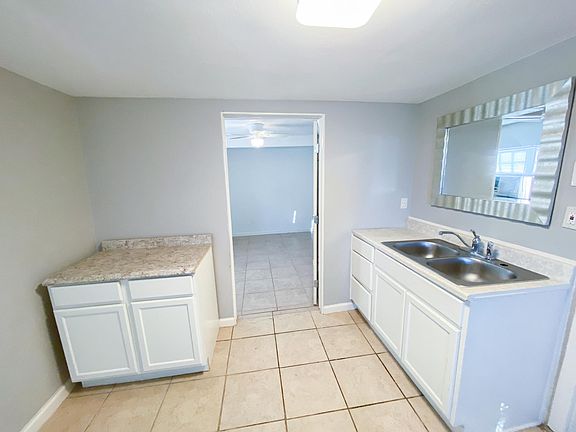 3rd image of 502 Crane Ave #2