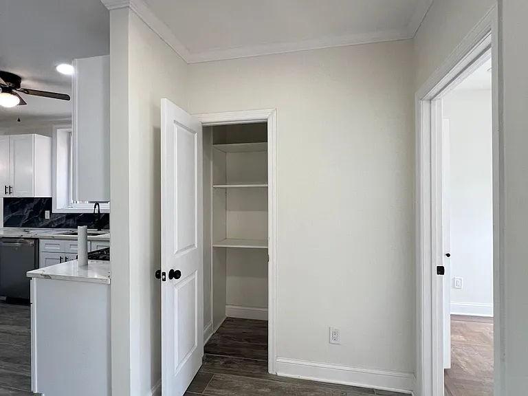 174 E 54th St #1 — Photo 19