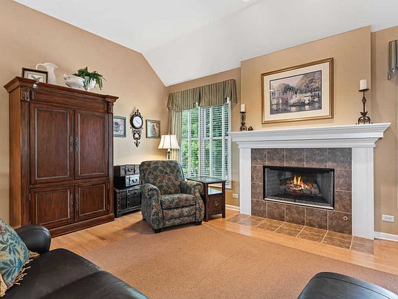 5th image of 840 Deering Ct