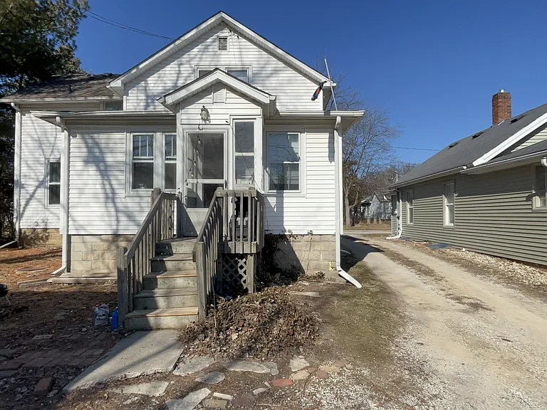 205 E Phoenix Ave #1 — Photo 4