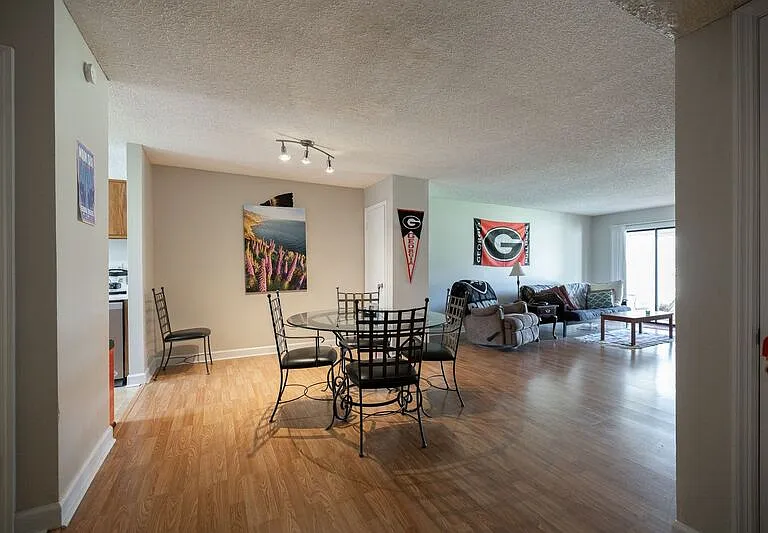 290 Appleby Dr #153 — Photo 4