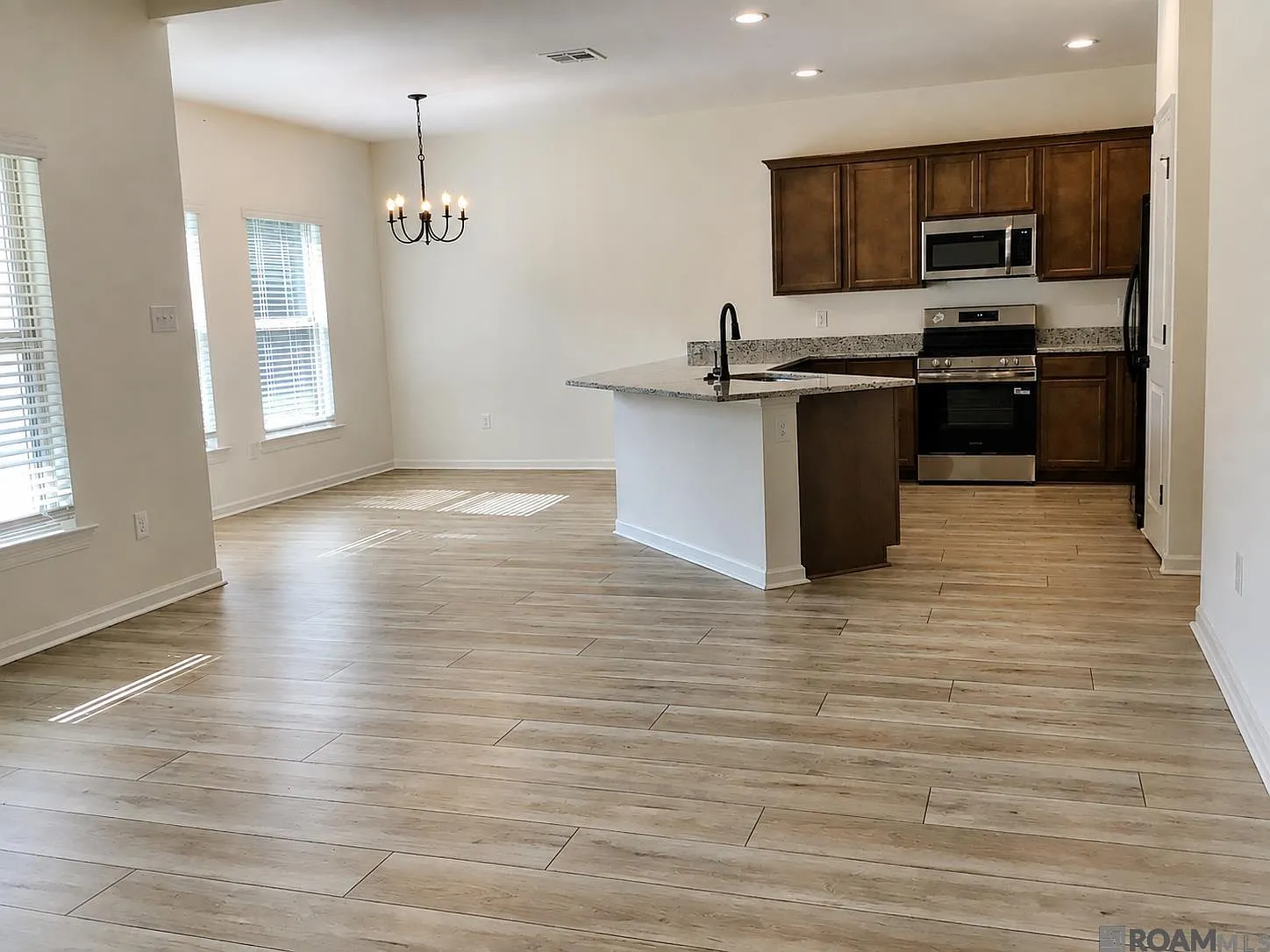 3 bed, 1424 sqft, $1,750 — Photo 2