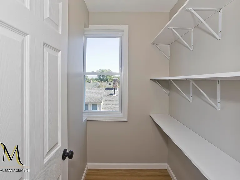 24 Hilton St — Photo 17