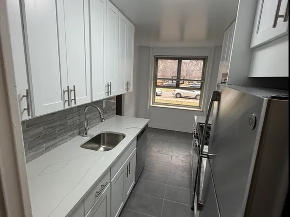 (undisclosed Address), Fresh Meadows, NY 11365