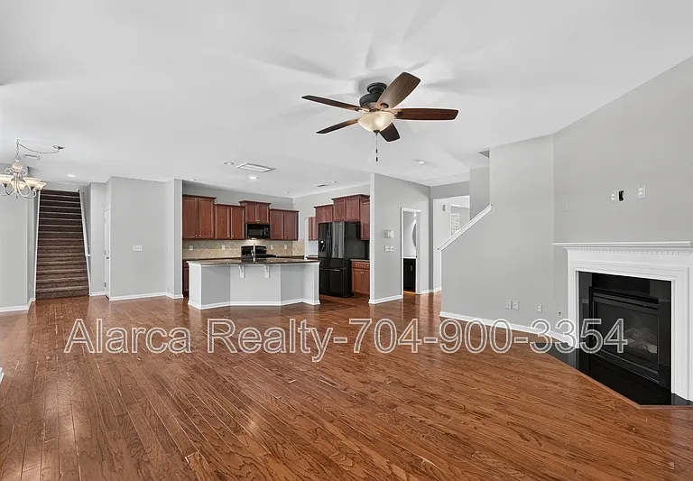 11528 Lottingly Dr — Photo 9