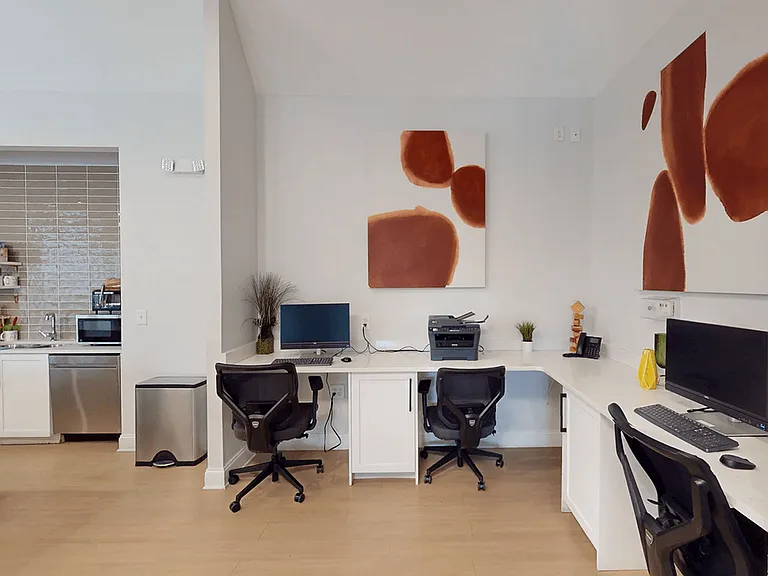 Parcstone Apartments — Photo 10