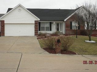 87 Rockledge Ct, Saint Charles, MO 63303