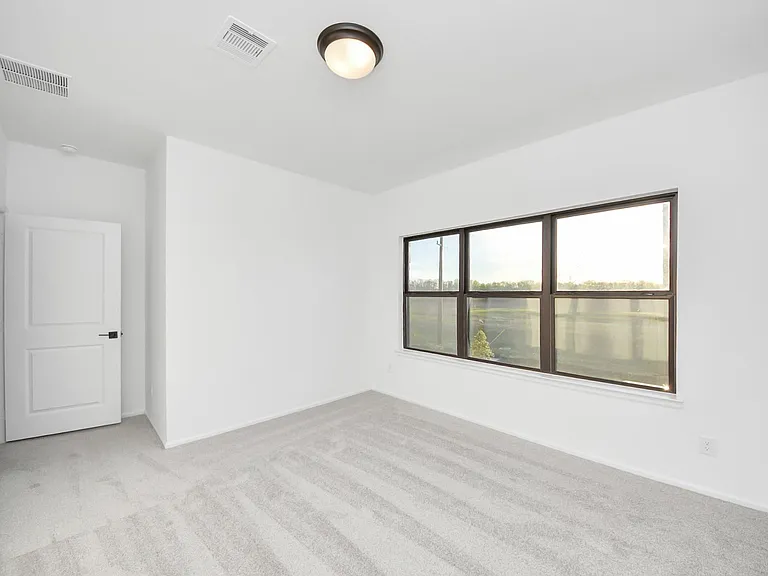 10706 Ursa St — Photo 23