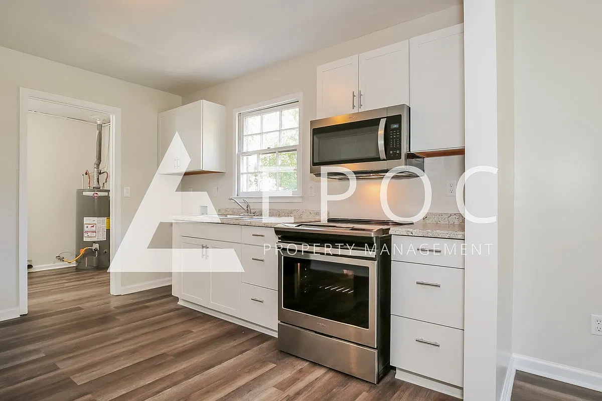 1728 Gavin Dr — Photo 3