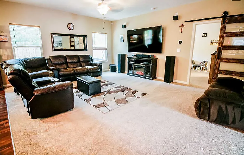 3 bed, 1525 sqft, $700 — Photo 2
